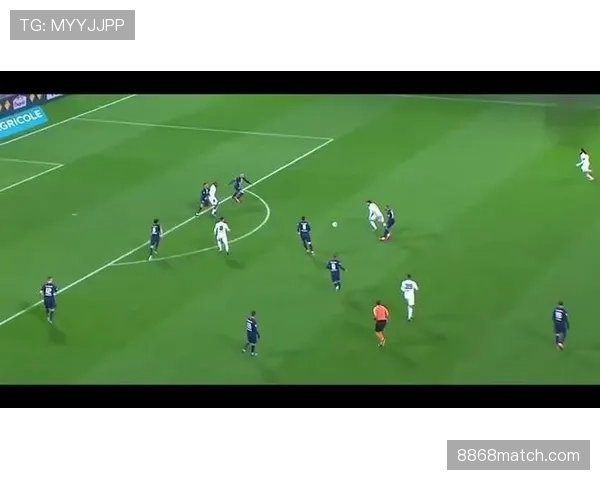 故意踢人犯规的判罚标准到底有多严？裁判如何界定恶意行为