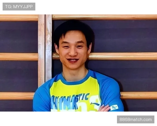 杨威退役后这身材管理也太狠了，体操老将私下居然天天五点起床练核心？